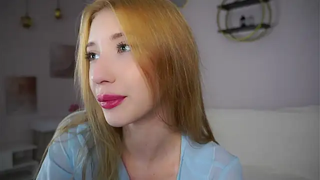 SunnivaCovil online show from 12/05/25, 02:58