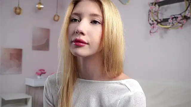 SunnivaCovil online show from 03/25/26, 02:34