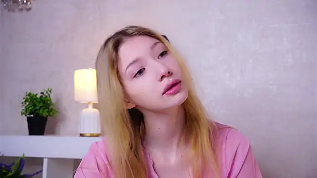SunnivaCovil online show from 06/14/26, 02:41