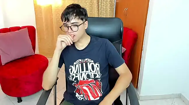 Snapshot of liam_orion chatting on 02/28/25, 10:17 liam orion online show from 02/28/25, 10:17