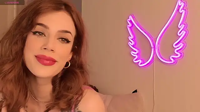 Snapshot of FrancescaFerra chatting on 12/16/25, 06:13 FrancescaFerra online show from 12/16/25, 06:13