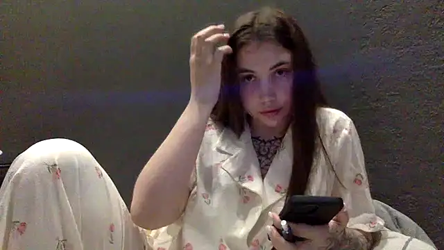 bysinka18 online show from 04/19/26, 05:12