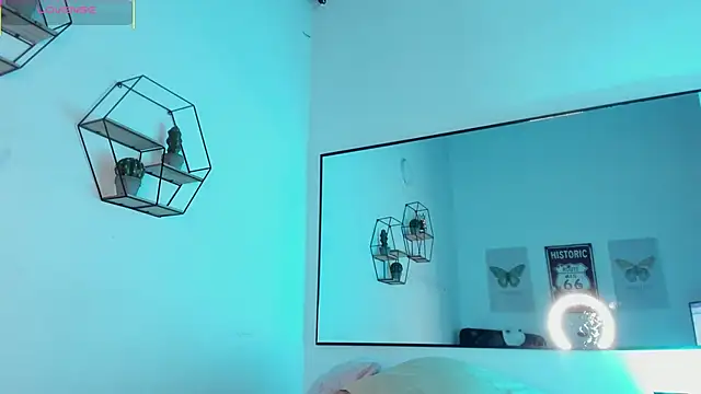 Little Lau1 online show from 11/18/25, 10:03