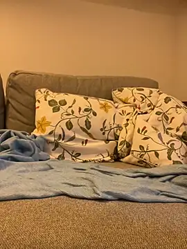 Snapshot of Mab380 chatting on 09/17/25, 06:37 Mab380 online show from 09/17/25, 06:37