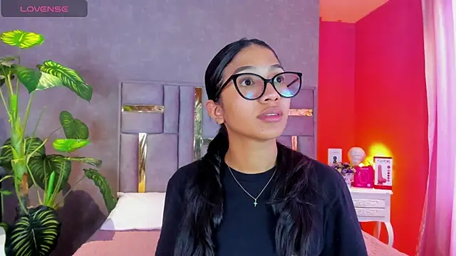 Tyla Ks online show from 04/07/26, 07:36