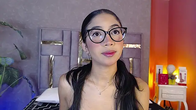 Snapshot of Tyla_Ks chatting on 06/11/26, 07:01 Tyla Ks online show from 06/11/26, 07:01