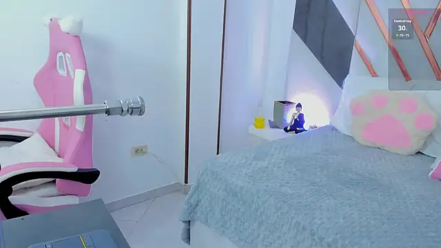 Snapshot of cutie_sarax1 chatting on 10/26/25, 01:00 cutie sarax1 online show from 10/26/25, 01:00