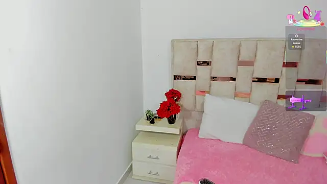 Snapshot of cutie_sarax1 chatting on 11/08/25, 11:43 cutie sarax1 online show from 11/08/25, 11:43