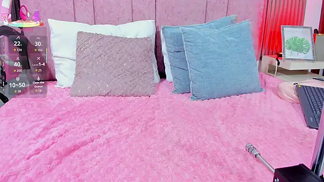 Snapshot of cutie_sarax1 chatting on 11/23/25, 01:11 cutie sarax1 online show from 11/23/25, 01:11