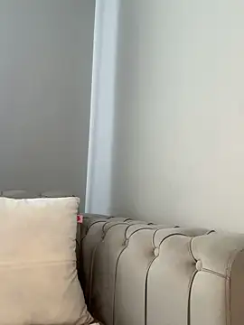 Snapshot of laraaaaaa chatting on 11/03/25, 09:54 laraaaaaa online show from 11/03/25, 09:54