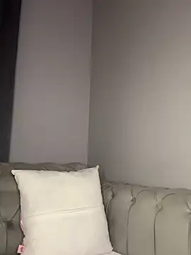 Snapshot of laraaaaaa chatting on 11/20/25, 09:36 laraaaaaa online show from 11/20/25, 09:36