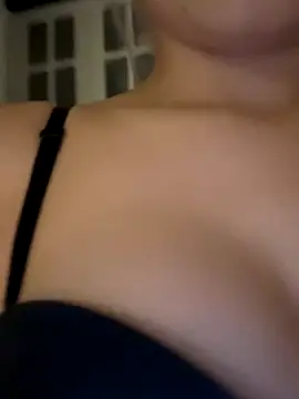 Snapshot of laraaaaaa chatting on 12/04/25, 05:54 laraaaaaa online show from 12/04/25, 05:54