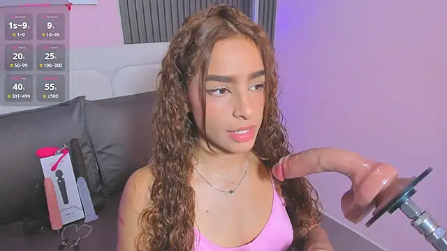 honey sofii  online show from 02/18/26, 11:39