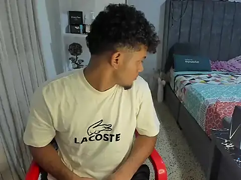 Snapshot of Fox2evans chatting on 12/13/25, 09:20 Fox2evans online show from 12/13/25, 09:20