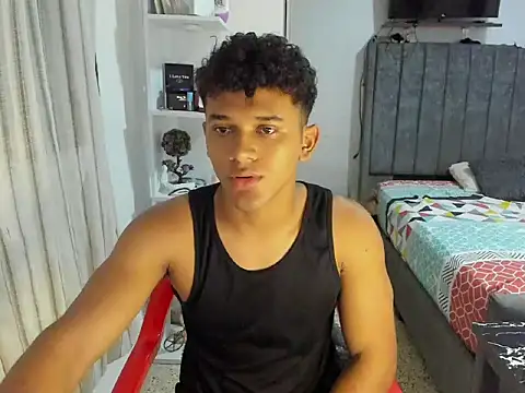 Snapshot of Fox2evans chatting on 12/16/25, 12:04 Fox2evans online show from 12/16/25, 12:04