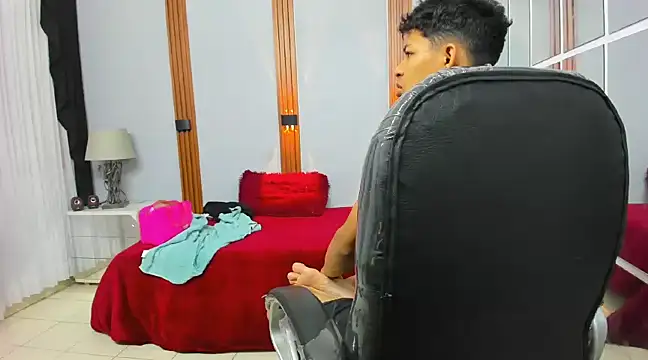 leslieanddrako online show from 03/02/25, 10:27