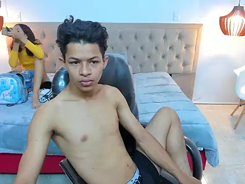 leslieanddrako online show from 10/05/25, 05:33