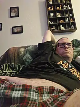 Snapshot of Smallone327 chatting on 01/10/26, 07:21 Smallone327 online show from 01/10/26, 07:21