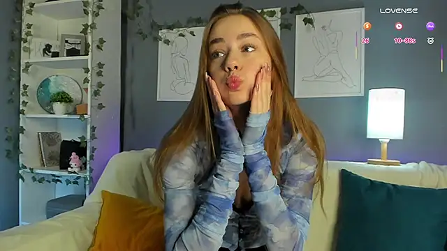 Snapshot of EmilaMills chatting on 03/06/25, 11:53 EmilaMills online show from 03/06/25, 11:53