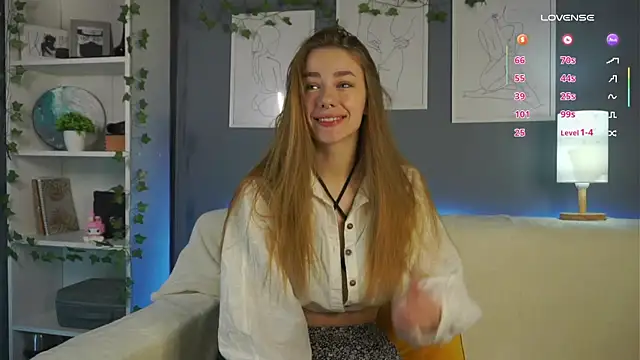 Snapshot of EmilaMills chatting on 03/13/25, 11:59 EmilaMills online show from 03/13/25, 11:59