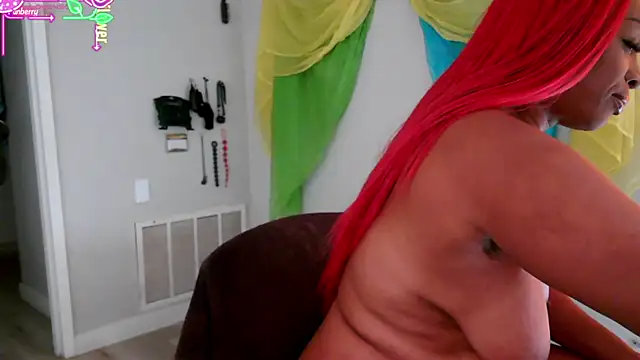 Snapshot of Queenanitadix chatting on 07/01/26, 05:02 Queenanitadix online show from 07/01/26, 05:02