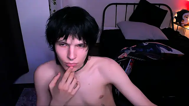 Snapshot of timi-moon chatting on 10/28/25, 03:21 timi-moon online show from 10/28/25, 03:21