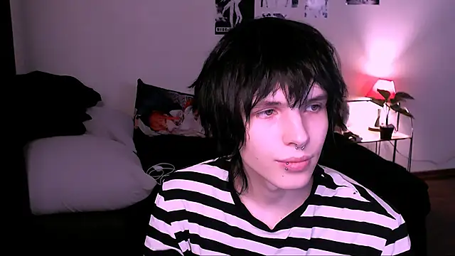 Snapshot of timi-moon chatting on 11/16/25, 11:49 timi-moon online show from 11/16/25, 11:49