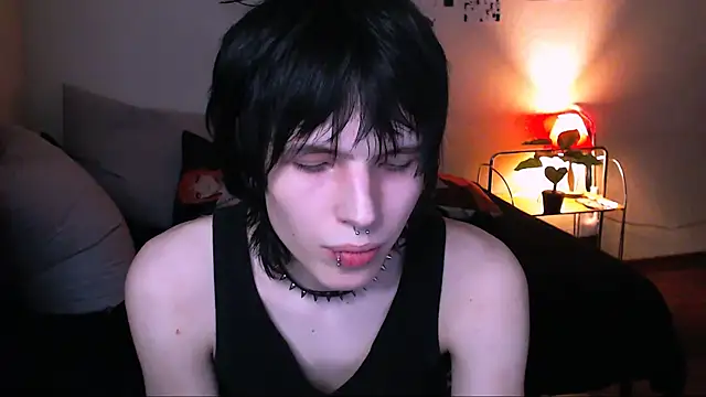 Snapshot of timi-moon chatting on 11/26/25, 03:02 timi-moon online show from 11/26/25, 03:02