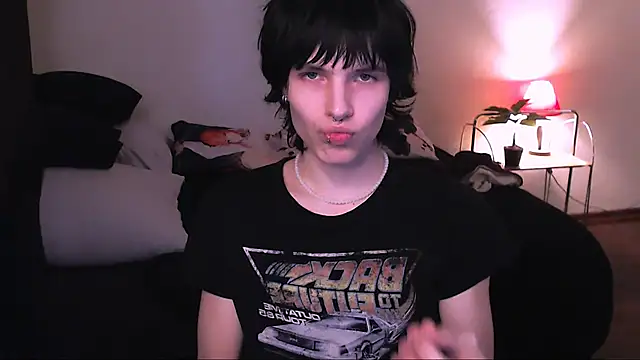 Snapshot of timi-moon chatting on 11/30/25, 10:41 timi-moon online show from 11/30/25, 10:41