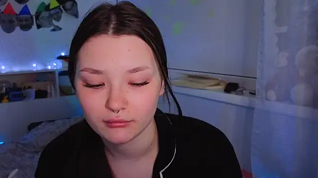 Snapshot of milliedoll chatting on 11/04/25, 03:27 milliedoll online show from 11/04/25, 03:27