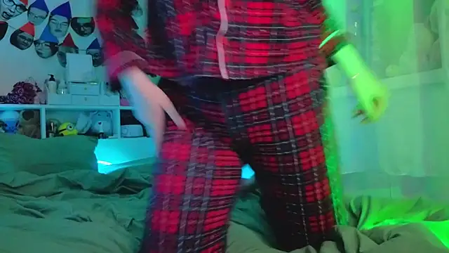 Snapshot of milliedoll chatting on 12/18/25, 02:34 milliedoll online show from 12/18/25, 02:34