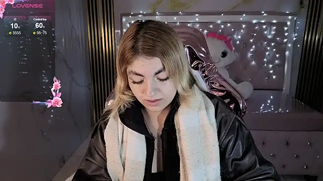 lili conor s online show from 11/08/25, 03:18