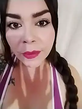 Snapshot of superdaddy009 chatting on 11/02/25, 12:13 superdaddy009 online show from 11/02/25, 12:13