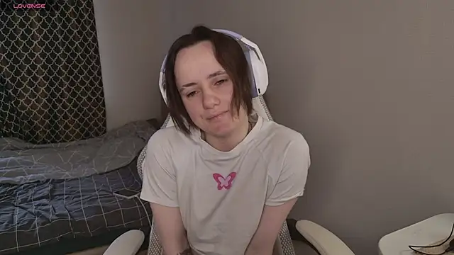 Luna Loveee online show from 04/14/26, 04:18