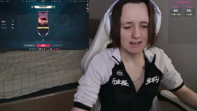 Luna Loveee online show from 05/25/26, 06:14