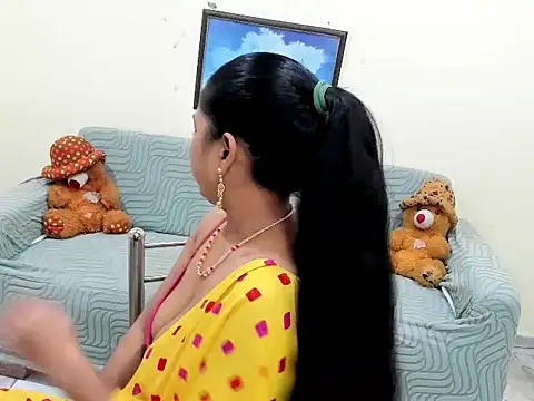 leahgotiii online show from 12/18/25, 03:18