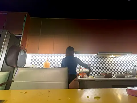 sluttyazncouple online show from 12/14/25, 08:13