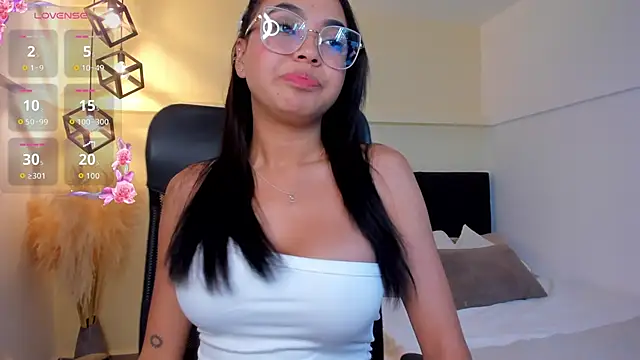 Lucia Brown  online show from 06/18/26, 06:12