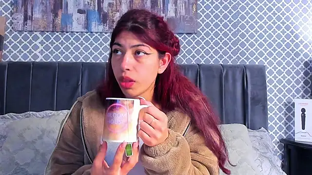 Cassie bloom online show from 02/26/25, 09:21