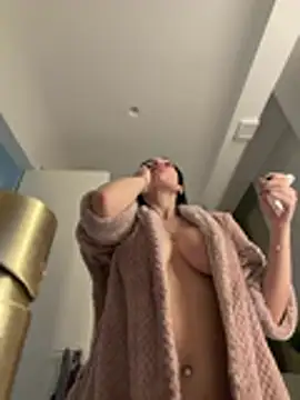 Mia Splash online show from 04/07/26, 03:12