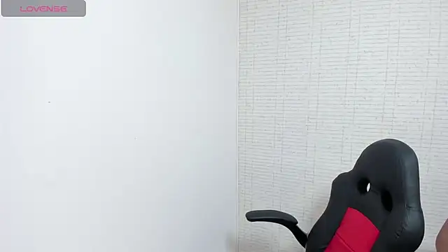 Snapshot of MEGANZARICK chatting on 09/23/25, 12:30 MEGANZARICK online show from 09/23/25, 12:30