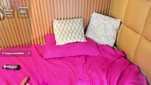 Snapshot of MEGANZARICK chatting on 10/11/25, 12:43 MEGANZARICK online show from 10/11/25, 12:43