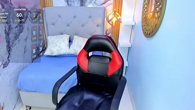 Snapshot of MEGANZARICK chatting on 10/15/25, 12:38 MEGANZARICK online show from 10/15/25, 12:38