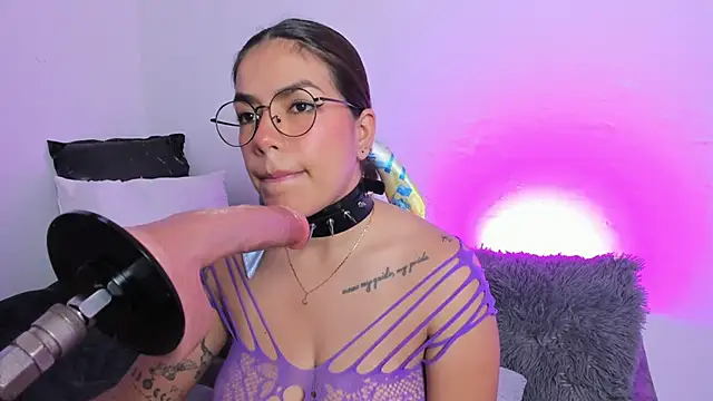 AngelaRicci online show from 10/27/25, 08:02