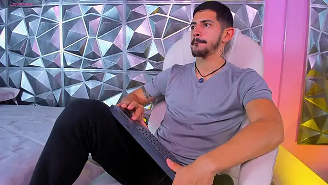 AlejandroStormm online show from 01/07/26, 08:33