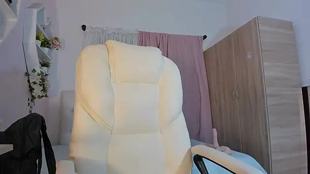 Emma lorense22 online show from 10/15/25, 06:52