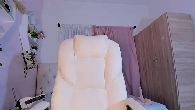 Emma lorense22 online show from 10/23/25, 07:23