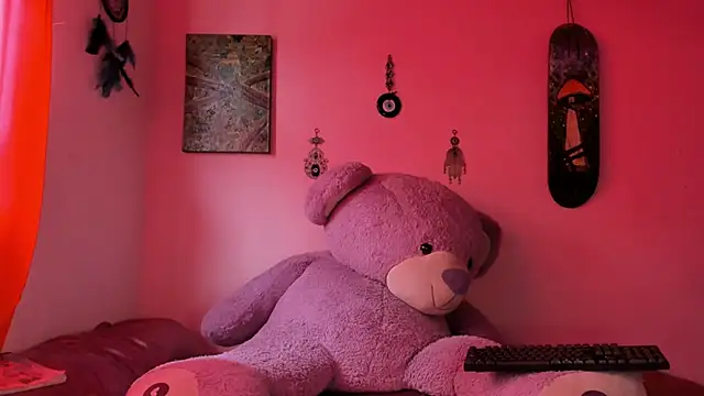 Maddy Jhonsson online show from 02/12/26, 04:24