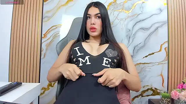 Hannaroosseee online show from 06/20/26, 11:40