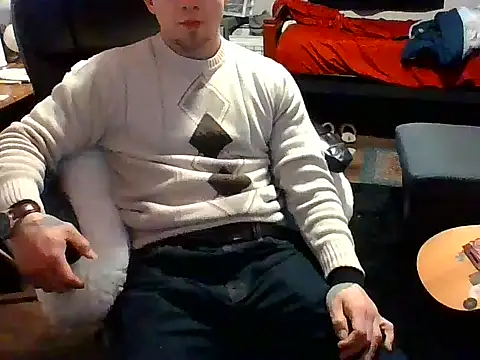 Snapshot of JCstrings chatting on 02/21/25, 11:32 JCstrings online show from 02/21/25, 11:32